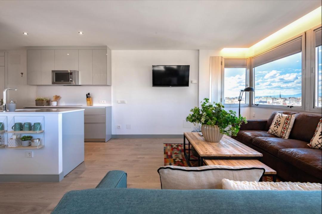 2 Bedrooms 1 Bathroom Furnished - Justicia - Incredible Views - Mintystay Madrid Exteriör bild