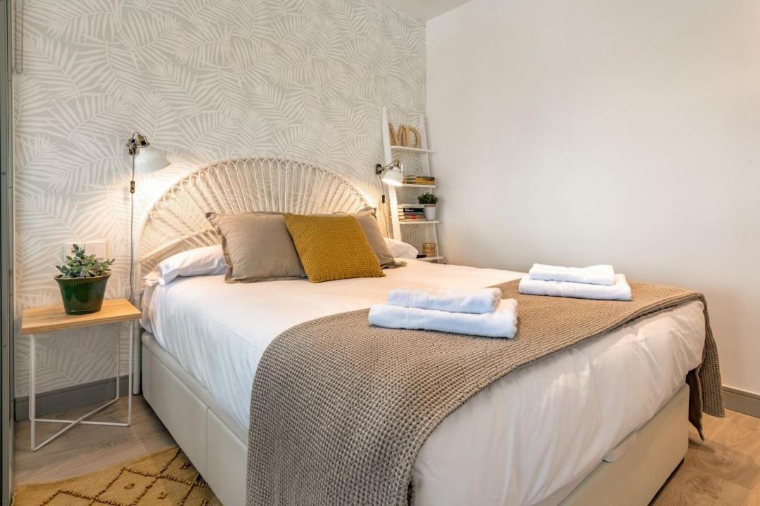 2 Bedrooms 1 Bathroom Furnished - Justicia - Incredible Views - Mintystay Madrid Exteriör bild