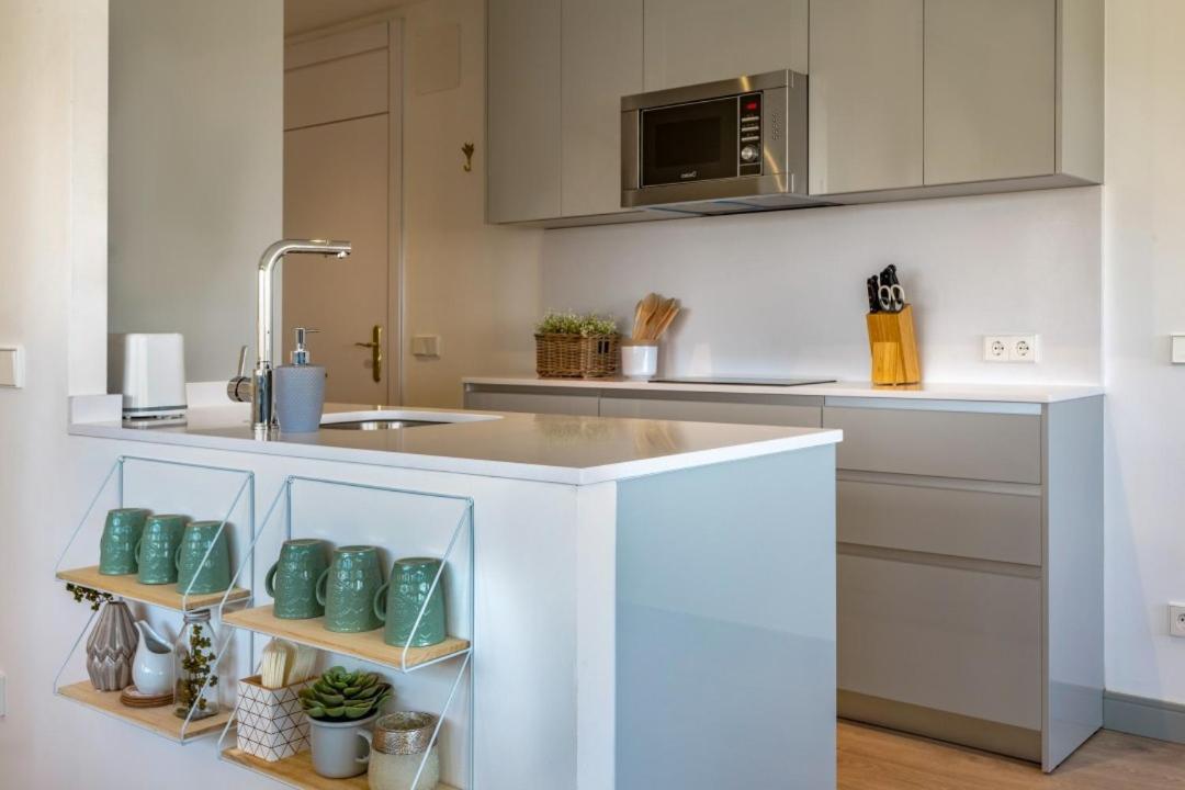 2 Bedrooms 1 Bathroom Furnished - Justicia - Incredible Views - Mintystay Madrid Exteriör bild